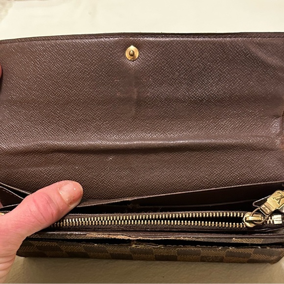 Not 4 Sale
 Louis Vuitton Damier Ebene Sarah wallet,Rehab wallet sending out - Picture 14 of 17